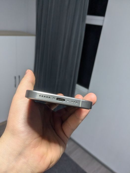 Iphone 15 pro natural titan