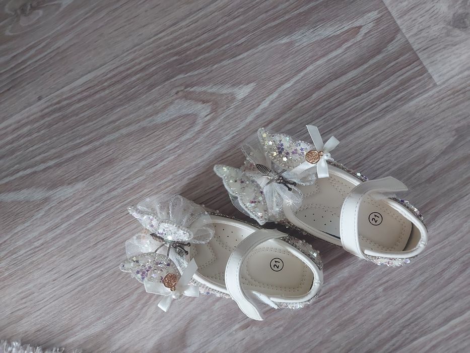 Продам детскую обувь /туфли/