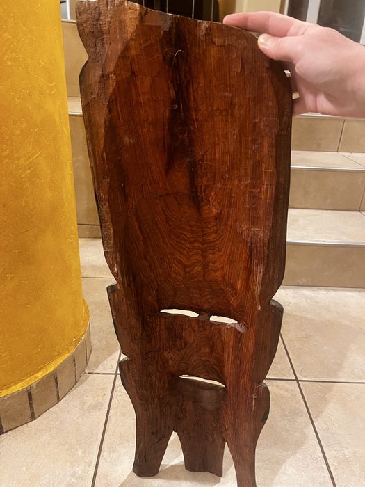 Mască africană din lemn
