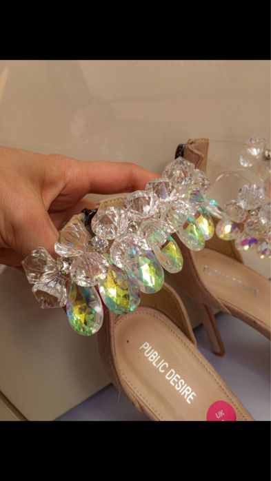 Pantofi cu toc, eleganți