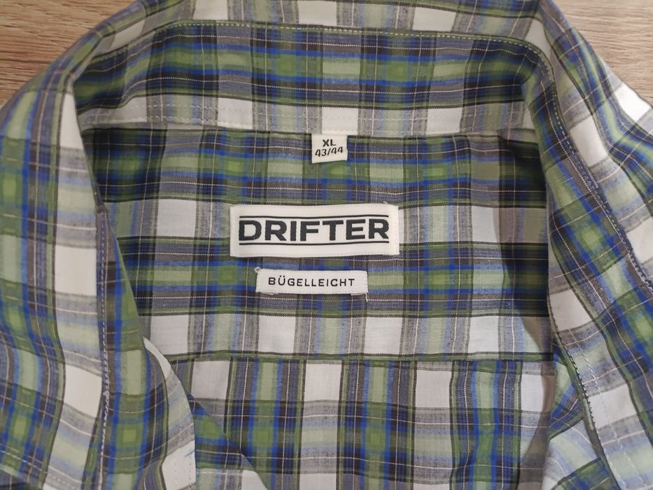 Мужская фирменная рубашка