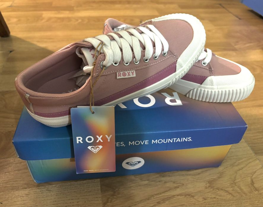 Чисто нови обувки Roxy