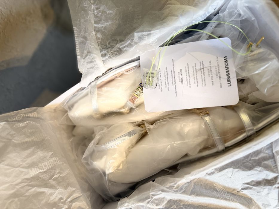 Босоножки от бренда Moschino