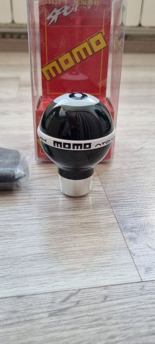 Nuca schimbator momo 8 ball noua!