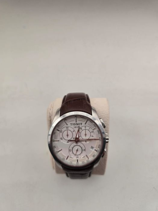 Продам часы tissot 1853