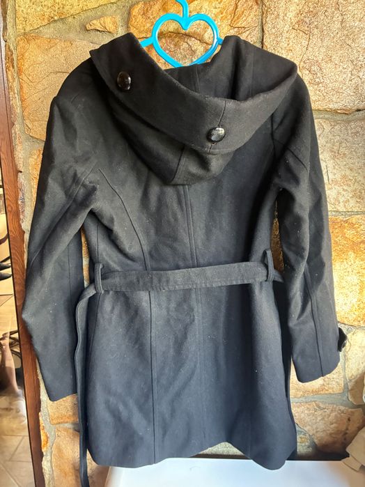 Палто на Prada, черно с вълна