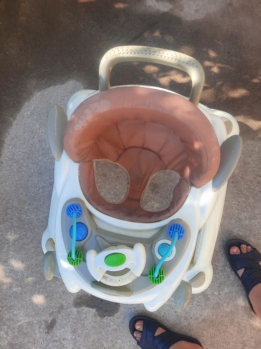 Ходунок для ребенка