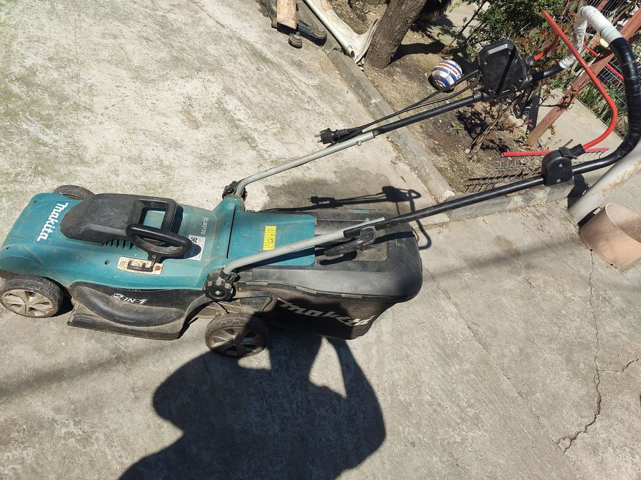 Masina de tuns iarba electrica Makita