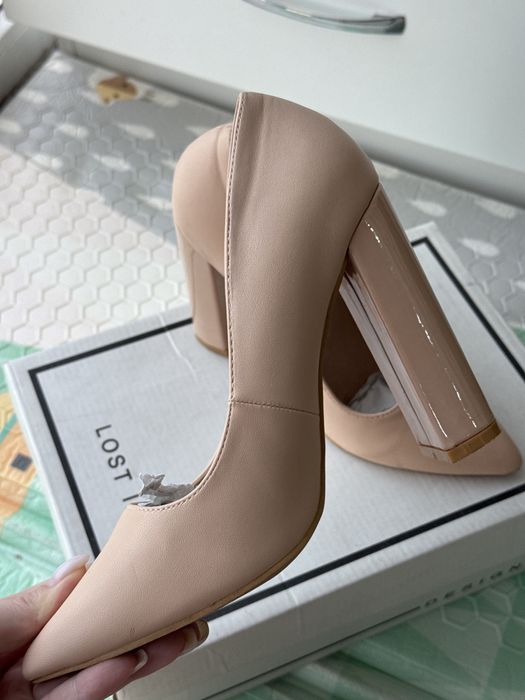 Туфли на каблуке бежевые