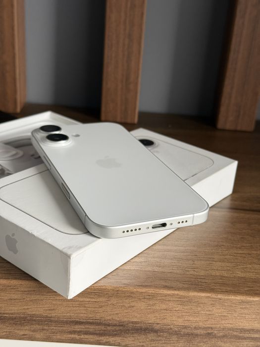 Iphone 16 - Ca Nou - Baterie 99%