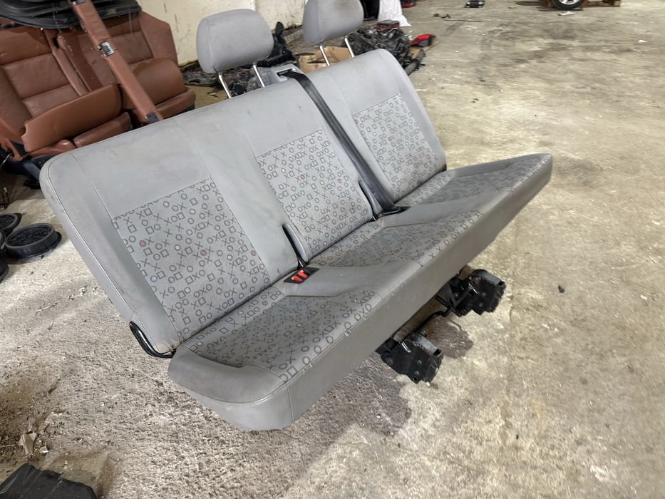 Седалка тройна vw transporter t5 т5