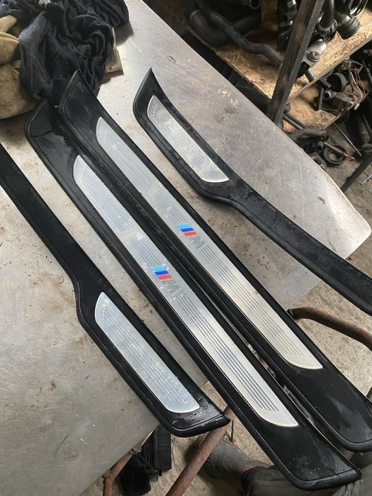 Вътрешни  М прагове  BMW e90,e91 БМВ е90,91 318d,320d,325d,330i,330d