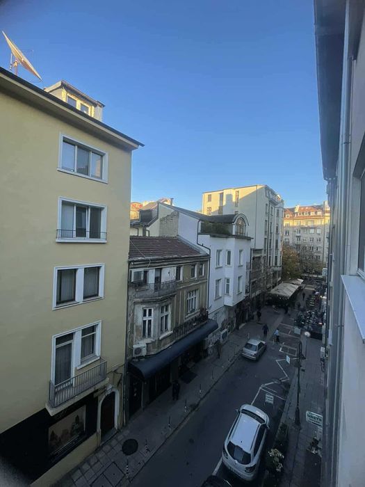 Дава се под наем Тристаен апартамент в София, Център - 130 кв.м за 1300 € - Снимка #4