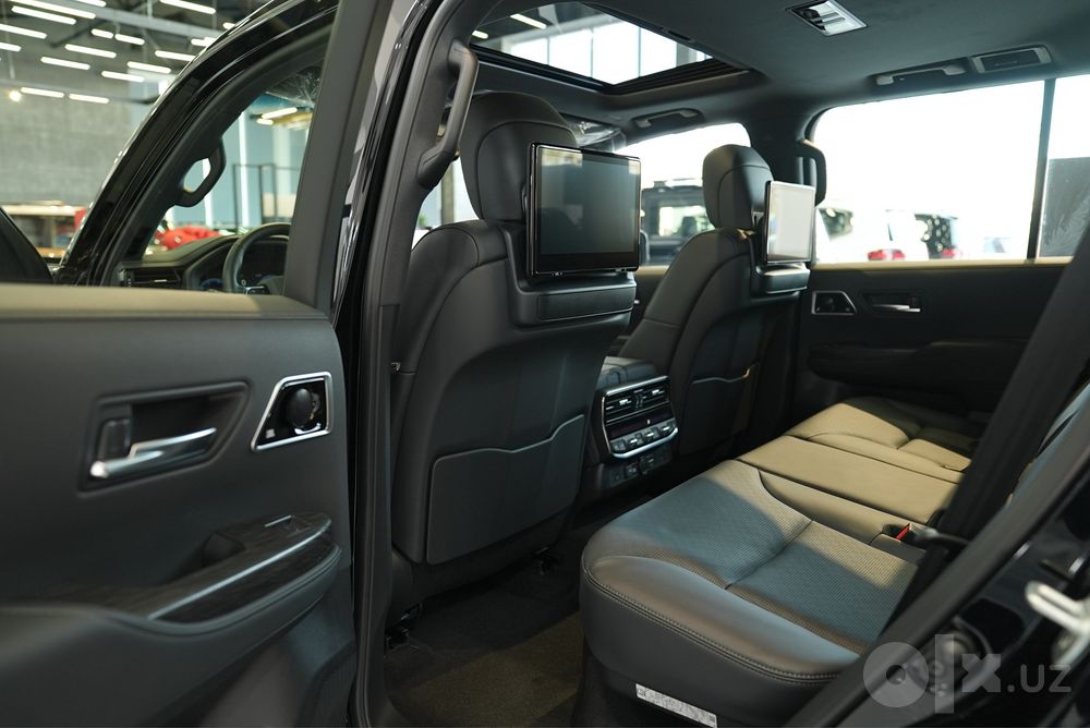 Toyota Land Cruiser 300 hybrid