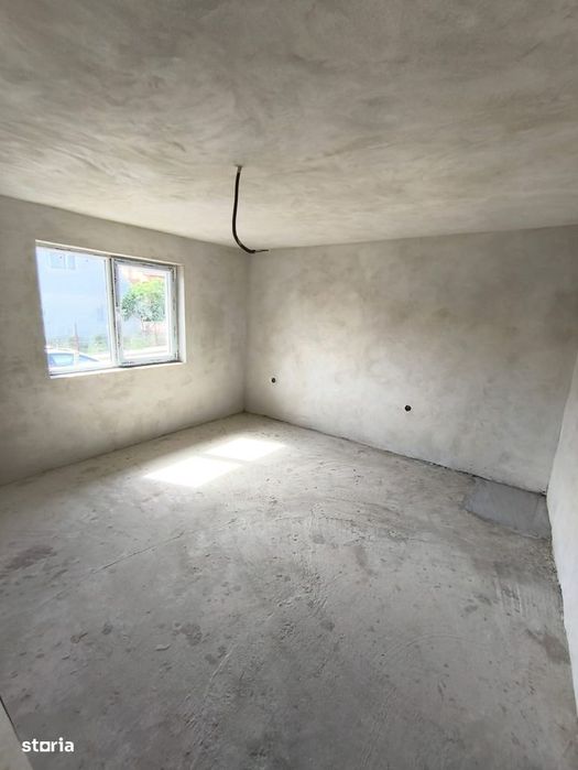 Casă de vânzare, Bistrița, semifinisata, strada subcetate