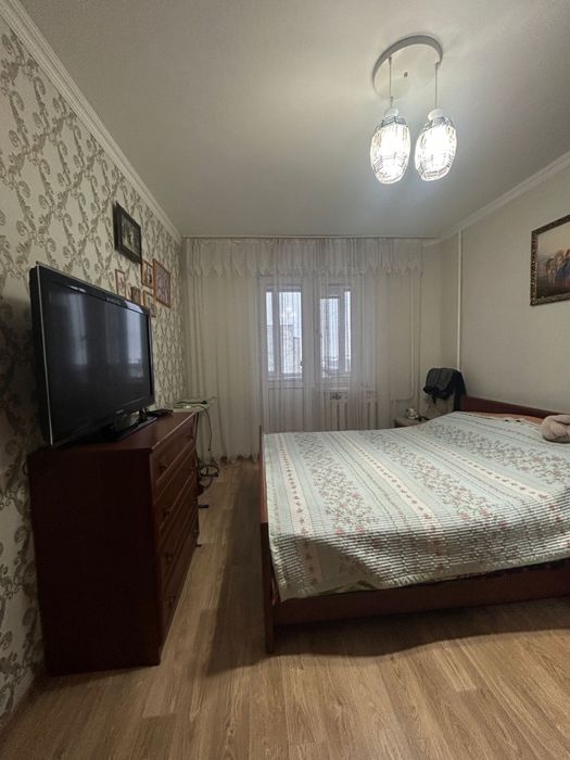 Продам пятикомнатную квартиру