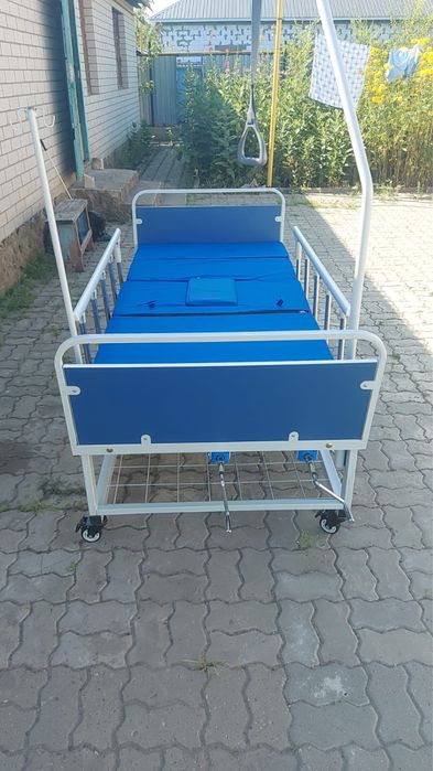 Медицинская кровать универсальная