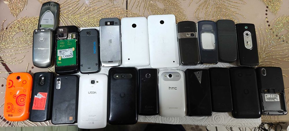 Lot 21 telefoane colectie