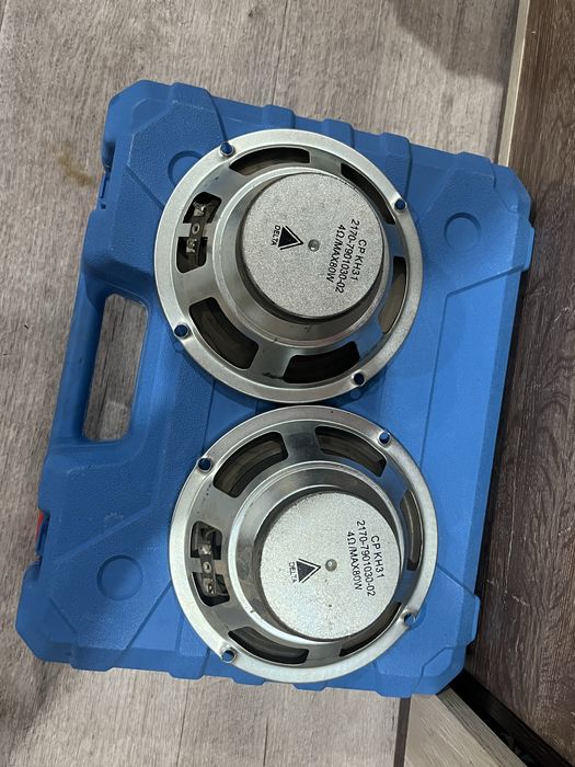 Продам динамики оригинальные 16