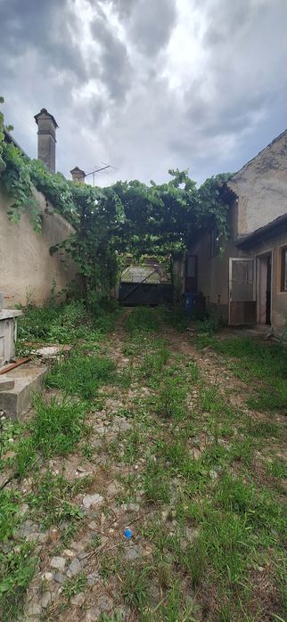 Casa + teren de vanzare in Sat Sangatin
