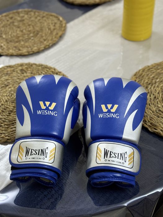 Продаеться оригинальные перчатки Wesing