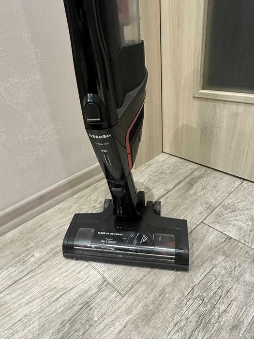 Безкабелна акумулаторна прахосмукачка Miele Triflex HX1 Facelift SMUL1