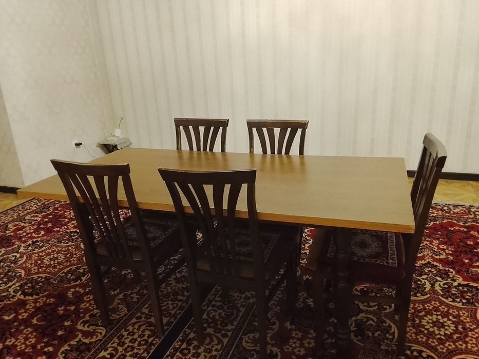 Каричневый мебель
