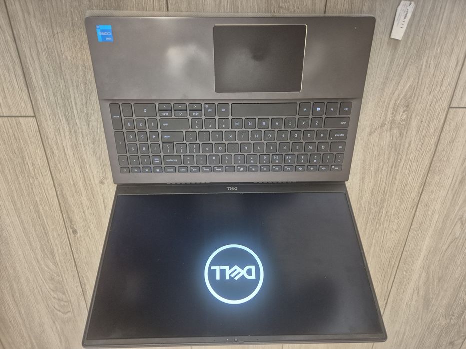 DELL Vostro 5502 i5-1135G7 16GB RAM 512 SSD