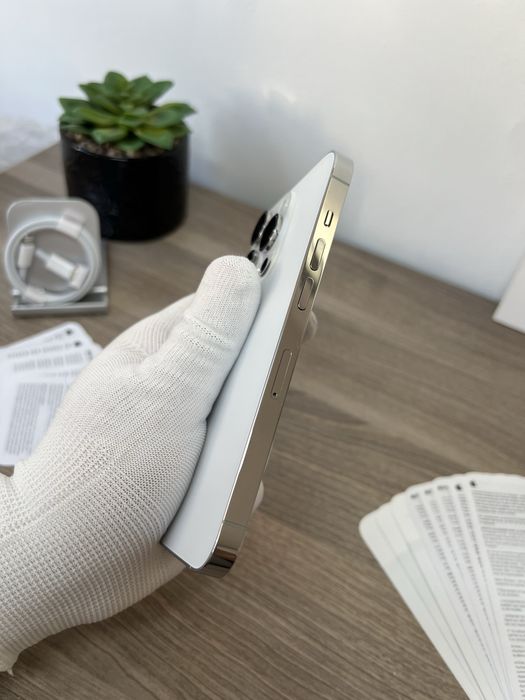 iPhone 14 Pro, на части - корпус, дисплей, батерия, камера и др.