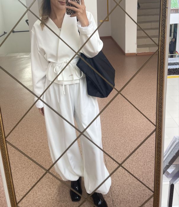 Двойка с брюками