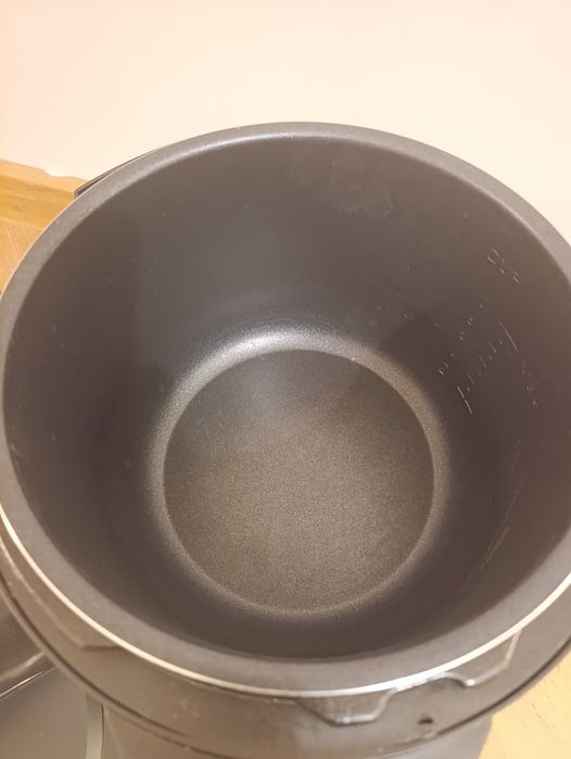 Мултикукър Midea