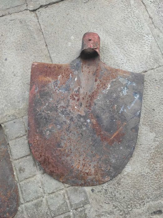 Стара  права войнишка лопата ли