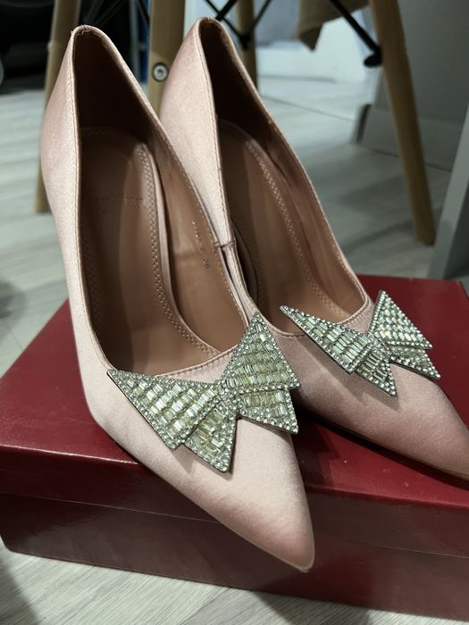 Продам новые туфли и кожаные ботинки