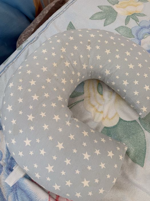 Отдам подушку для кормления