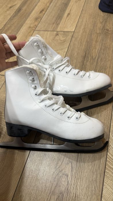 Коньки фигурные