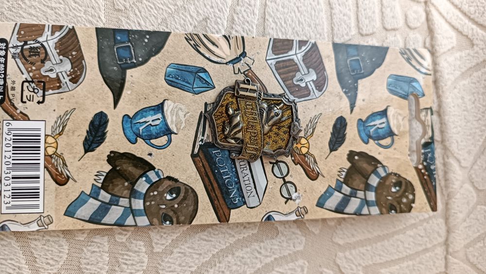 Продам значок и Кулон  Гарри Потер