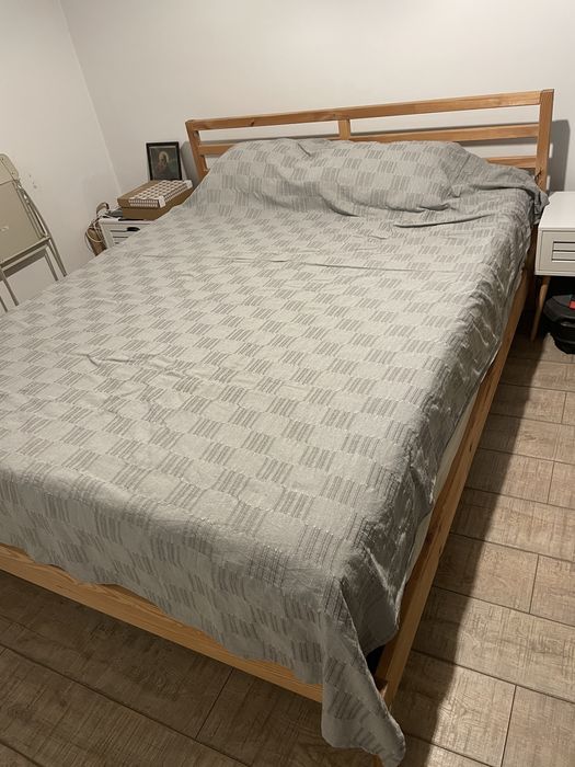 Pat 160/200 cm cu 2 saltele si somiera