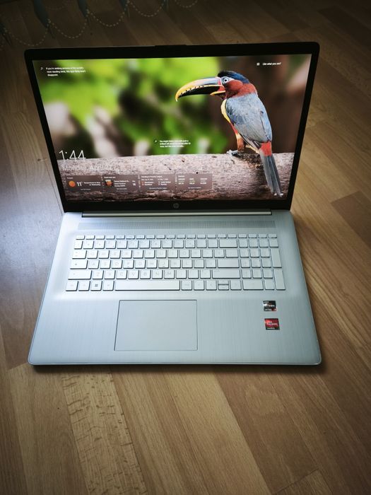Laptop HP 17"IPS FullHD Ryzen7 5700u 16Gb SSD 256Gb Nvme
