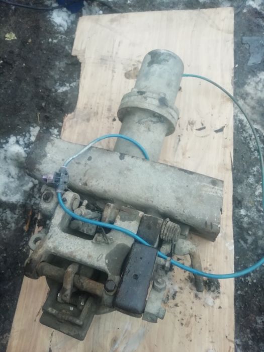 Фаркоп, оригинал стоит на Мерседесе