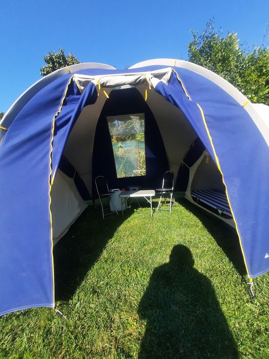 vand cort marechal 4 persoane