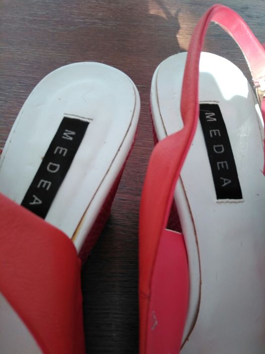 Босоножки  почти новые