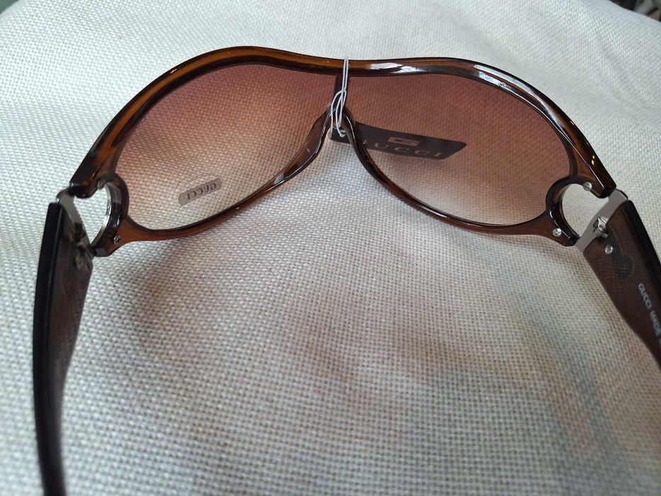 Продавам дамски маркови очила