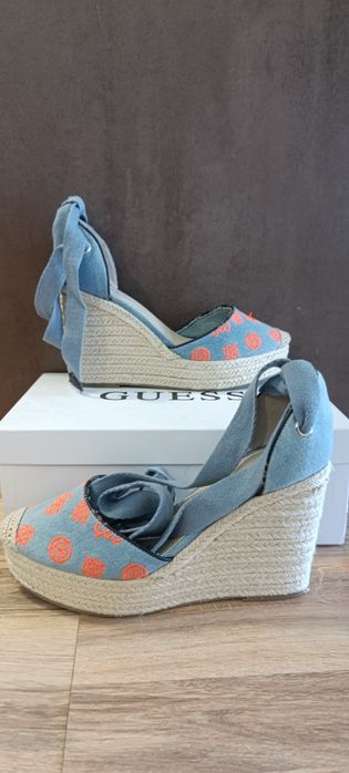 Нови летни обувки/сандали GUESS
