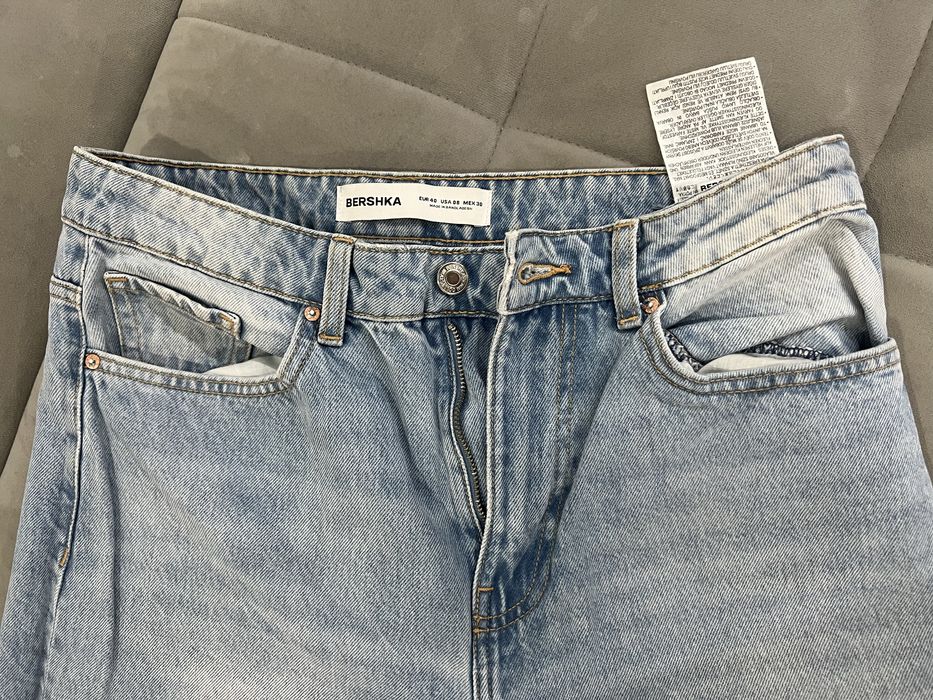 Джинсы голубы от Bershka