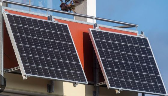 Panouri fotovoltaice montare in balcon