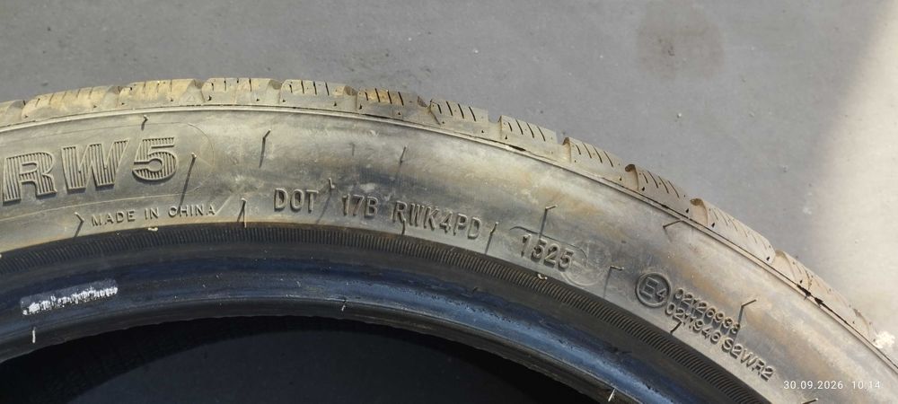 2 бр зимни гуми 275/35/20