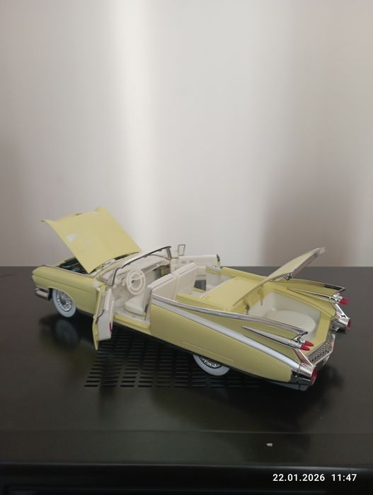 Продам модель кадиллака