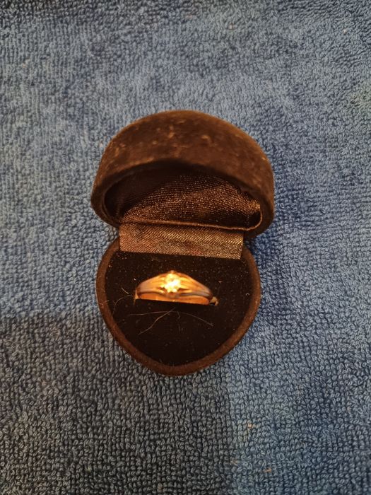 Златен пръстен с диамант 0,31к