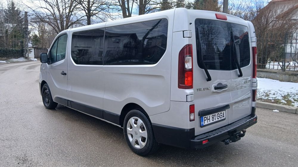 Renault Trafic 9 locuri