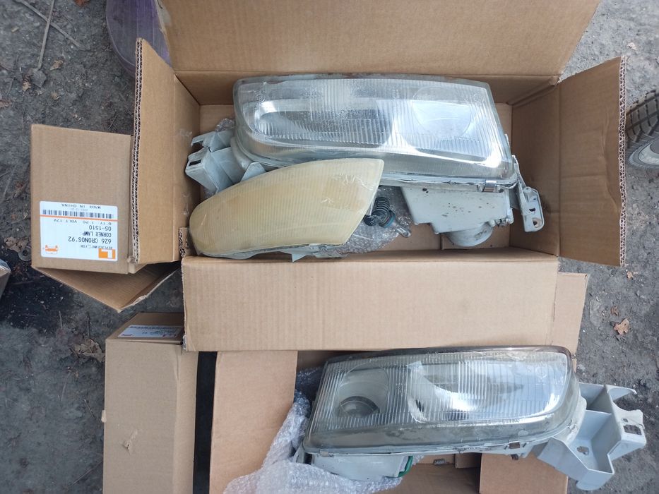 Продам фары б/у ,